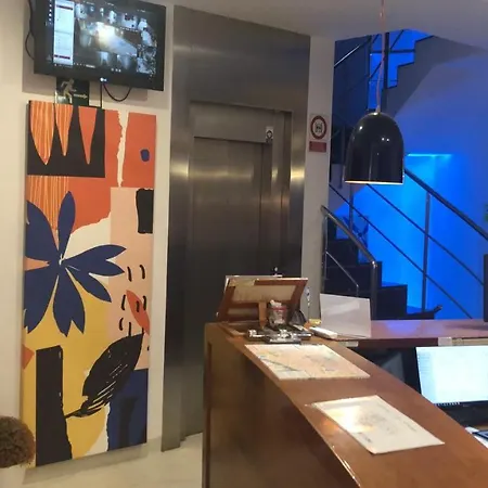 Casa de hóspedes Albany Leão