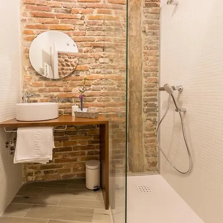 Πανσιόν Albany León