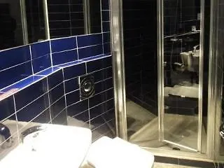Albany 2* Leão