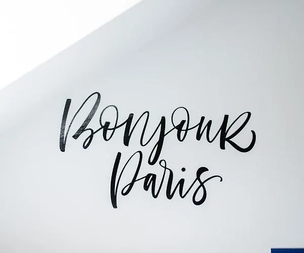 Albany בית הארחה לאון