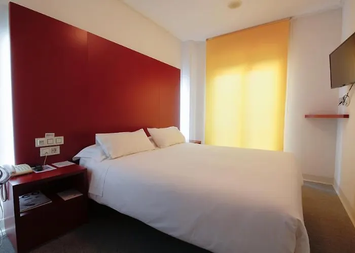 Albany בית הארחה לאון