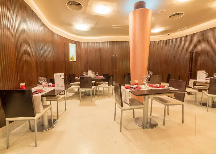 Albany בית הארחה