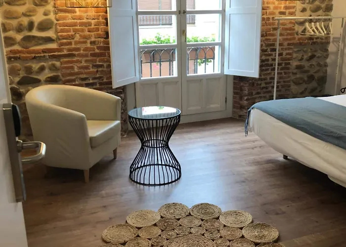 Albany בית הארחה