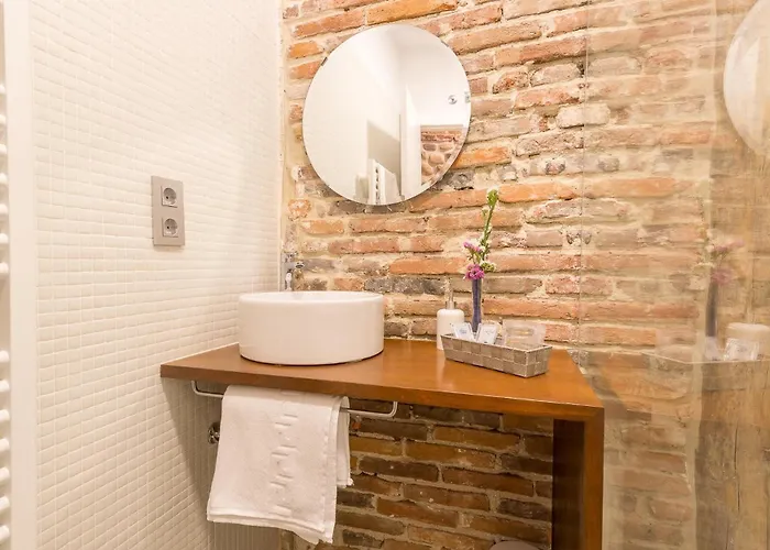 Albany בית הארחה לאון