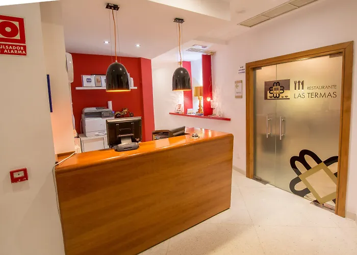 Albany בית הארחה 2*