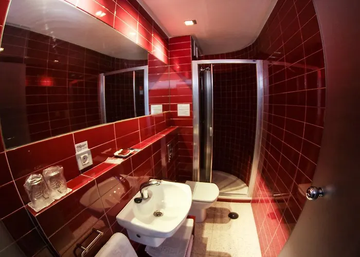 Albany בית הארחה לאון