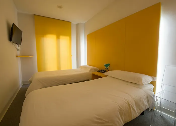 Albany בית הארחה 2*